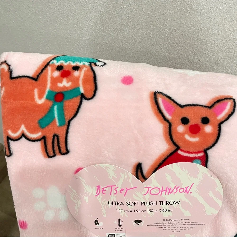 NEW Betsey Johnson Pink‎ Holiday Dog Plush Throw Blanket Christmas Gingerbread